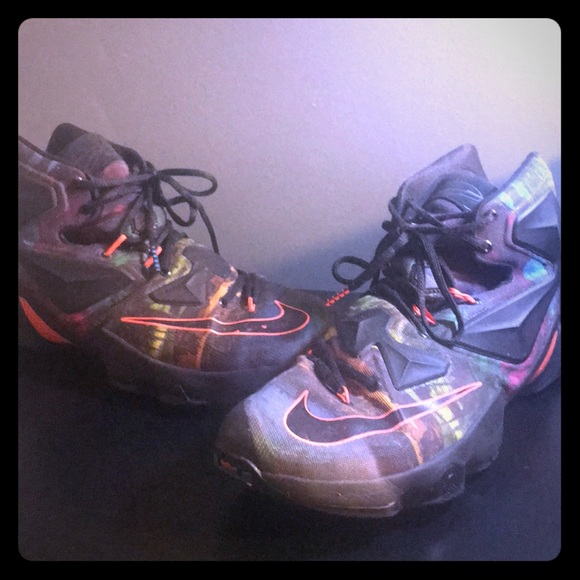 scratches shoes online